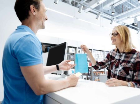 Almanca Satıcı Müşteri Diyalogları Kısa